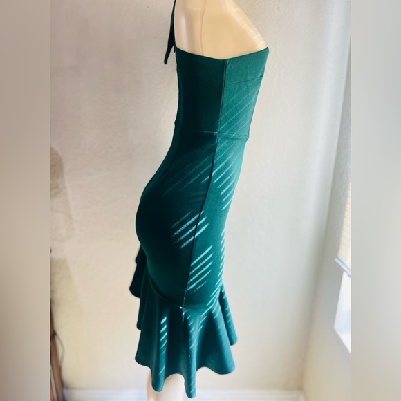 SHOWPO LISTEN TO THE RADIO DRESS IN EMERALD GREEN SIZE 2 - Picture 15 of 16